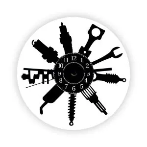 Descoperă acest ceas de perete Mecanic Auto, ideal pentru pasionații de mașini și pentru cei care lucrează în industria auto. Creează un cadou special pentru iubitorii de mașini.