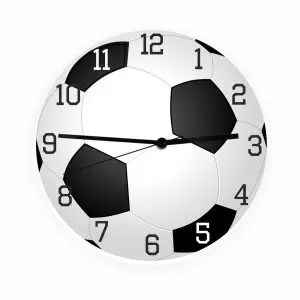 Bucură-te de pasiunea și entuziasmul jocului de fotbal în fiecare clipă cu acest ceas de perete Fotbal. Cu un design captivant inspirat de mingea de fotbal, acest ceas este alegerea ideală pentru iubitorii acestui sport minunat.