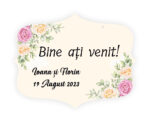 PLACUTA BINE ATI VENIT Creează o atmosferă deosebită în ziua nunții tale cu această Plăcuță Bine ați venit personalizată! Adaugă numele mirilor și data evenimentului pentru a transforma intrarea într-un loc special. Comandă acum și lasă o primă impresie memorabilă pentru o zi de vis!